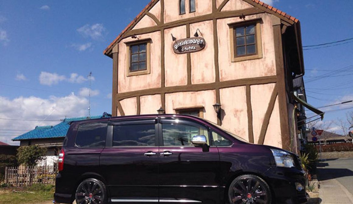 TOYOTA VOXY +  MODELART BRASSTER monoblock