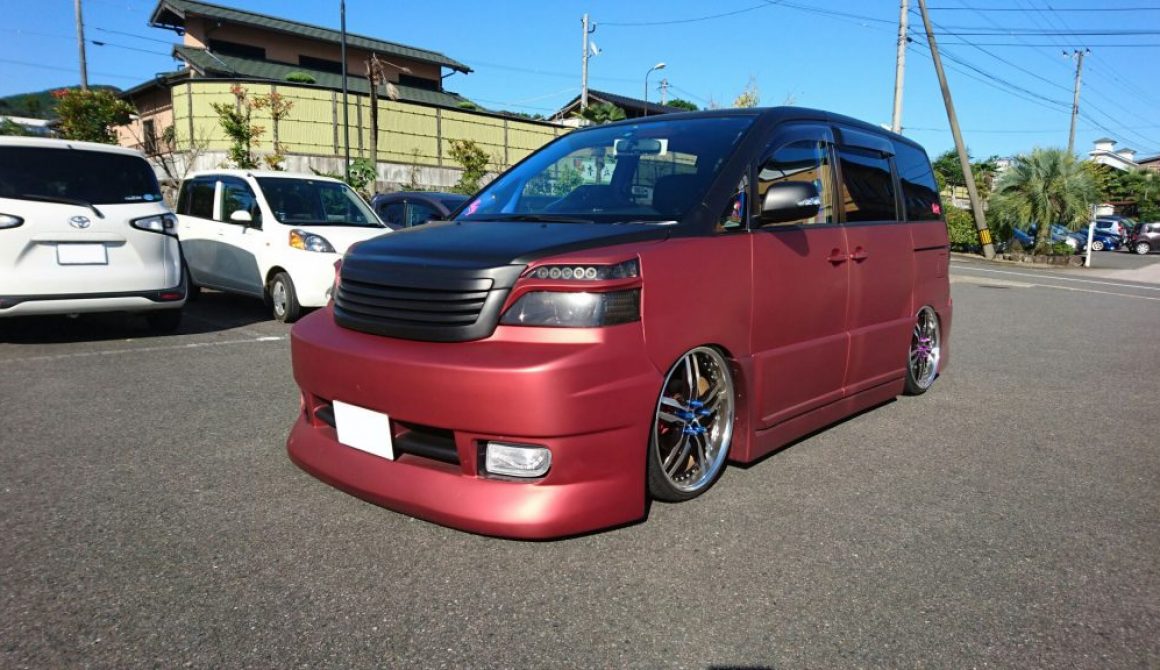 TOYOTA VOXY + SHALLEN XF-55