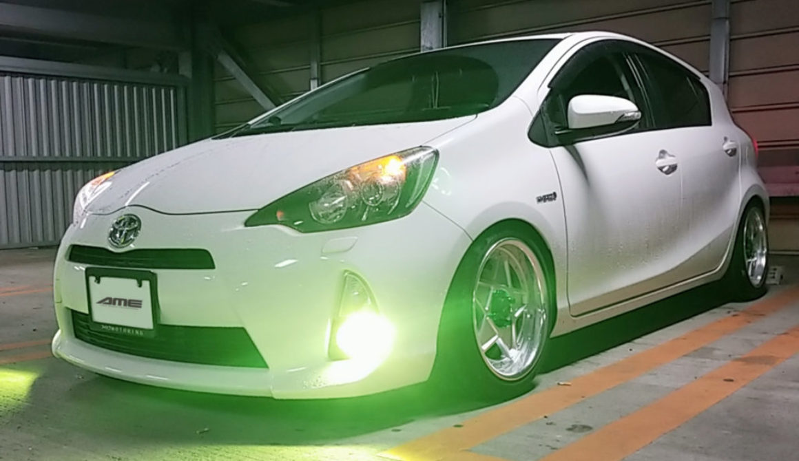 TOYOTA AQUA×SHALLEN STAR