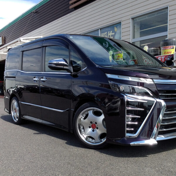 TOYOTA VOXY × SHALLEN LX